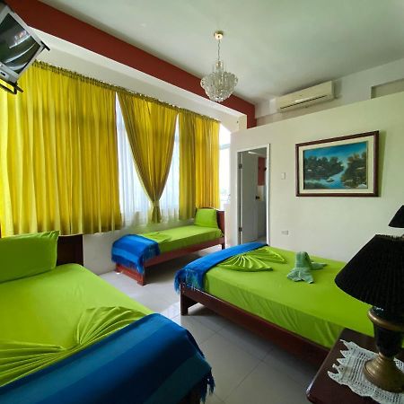 Hostal Puerto Azul Manta Eksteriør bilde